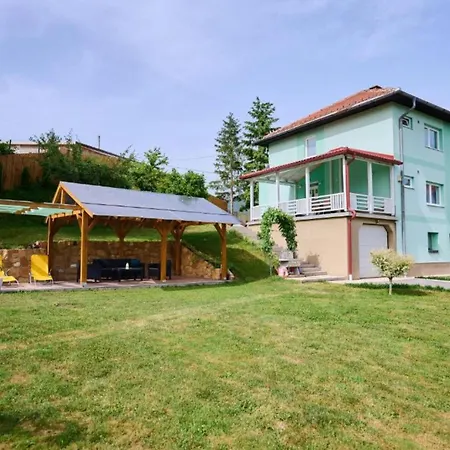 R Villa